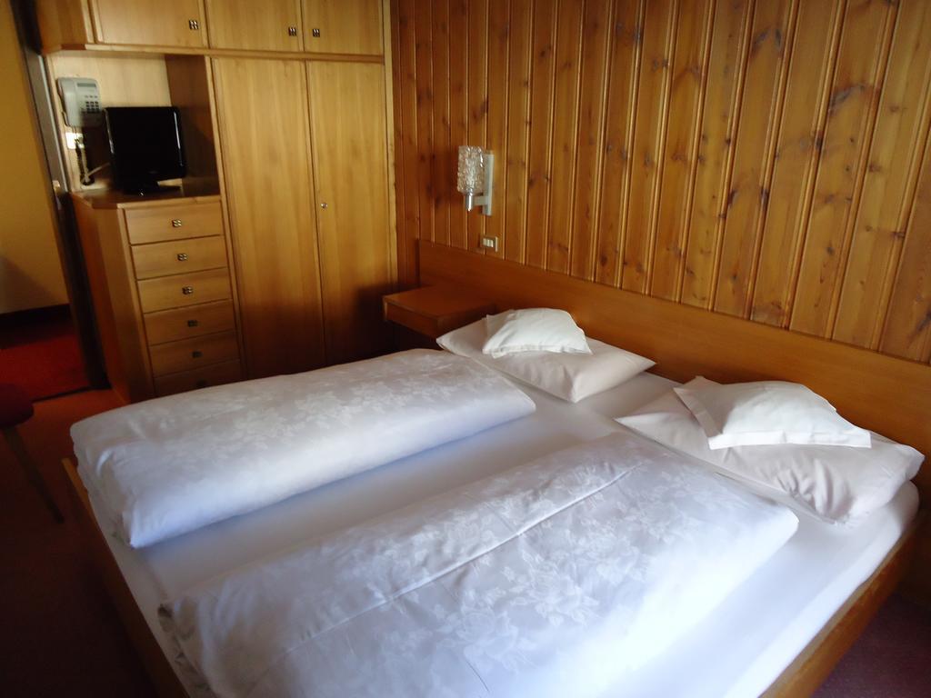 Alisander Hotel